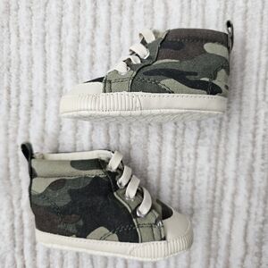 BRAND NEW Baby Gap Green Camo Trainers